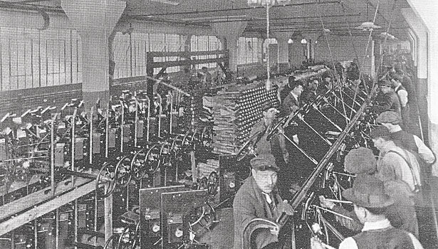 Moving assembly line Henry Ford