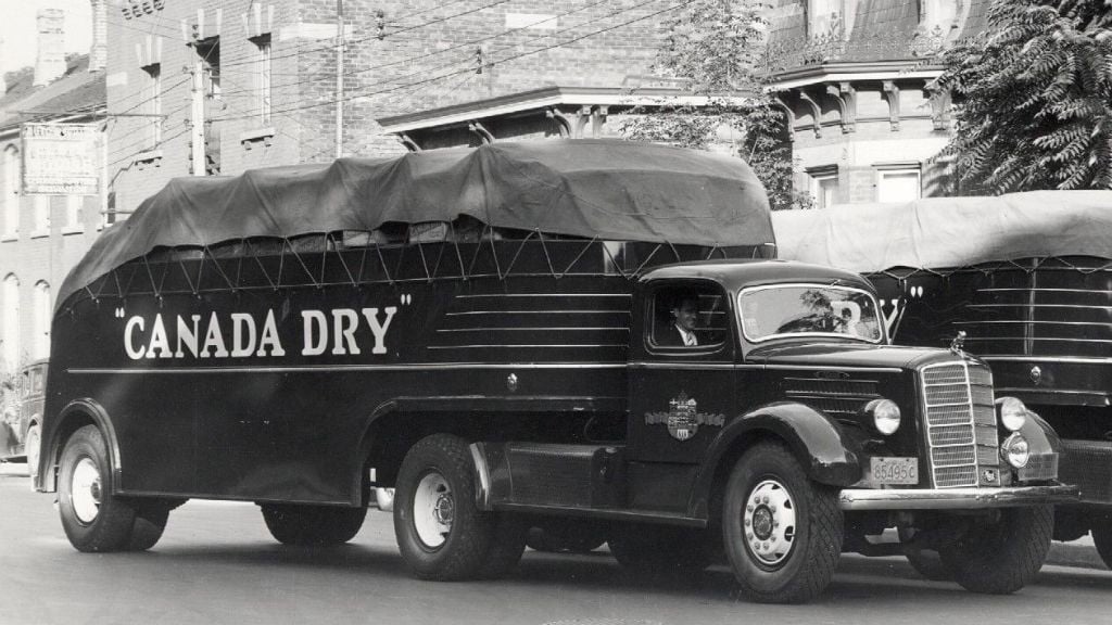 59746_en_de656_61676_mack-truck-125-years-in-business.jpg